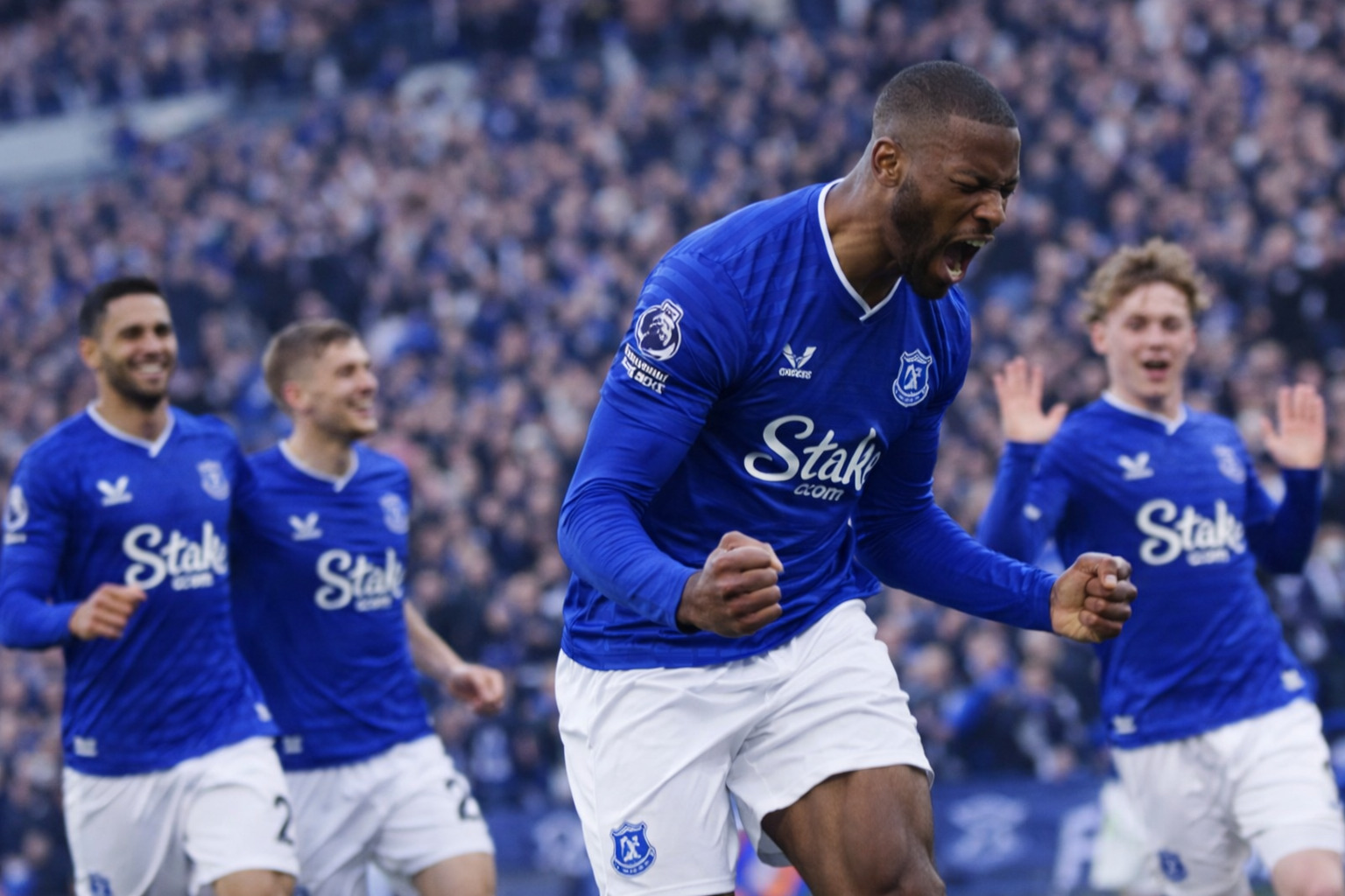 歐冠資格亂成一鍋粥！利物浦切爾西齊翻車(chē)，“讓四大戰(zhàn)”再度上演，英超爭(zhēng)四徹底失控